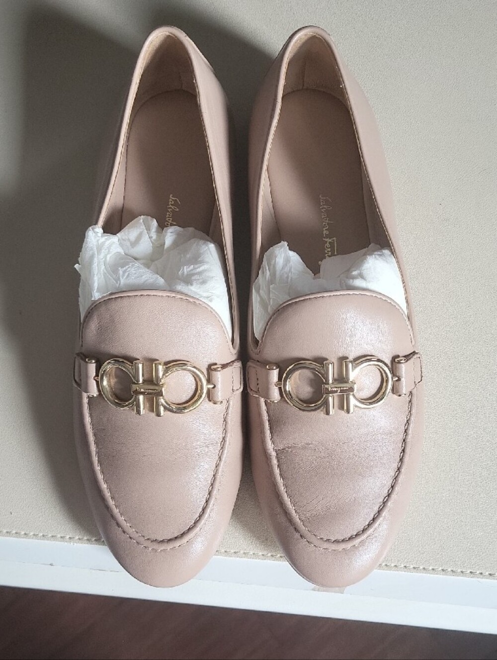 Salvatore Ferragamo Lambskin Gancini Loafers In Blush, Size 6D